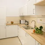 Apartament With Terrace By Lovelystay